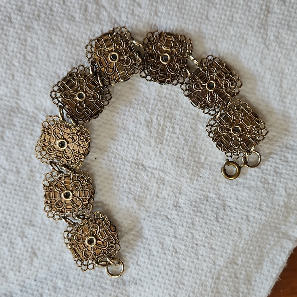 VNT Porcelain Rose Cameo Bracelet - Picture 10 of 11